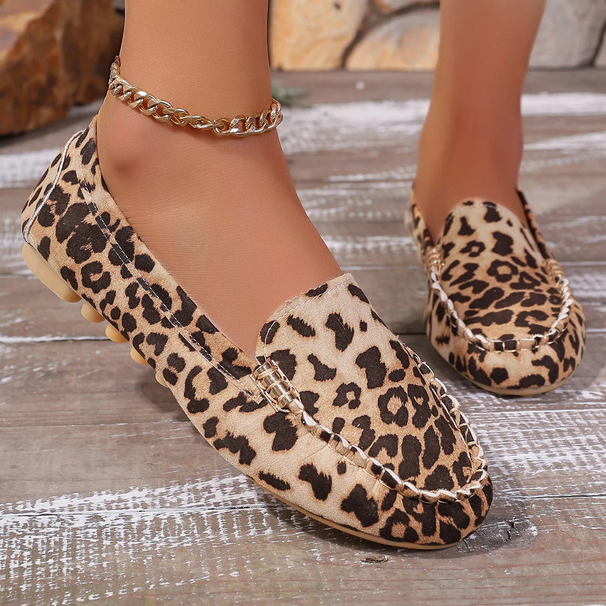 Women Casual Flats Shoes Women Anti-slip Fashion Comfortable Loafers New Breathable Lightweight Sneakers Women Zapatos De Mujer