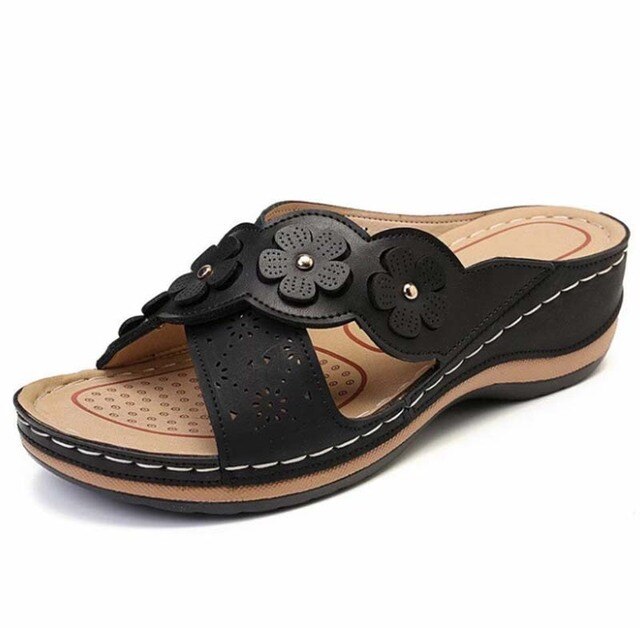 JO | Feminine sandals with floral pattern