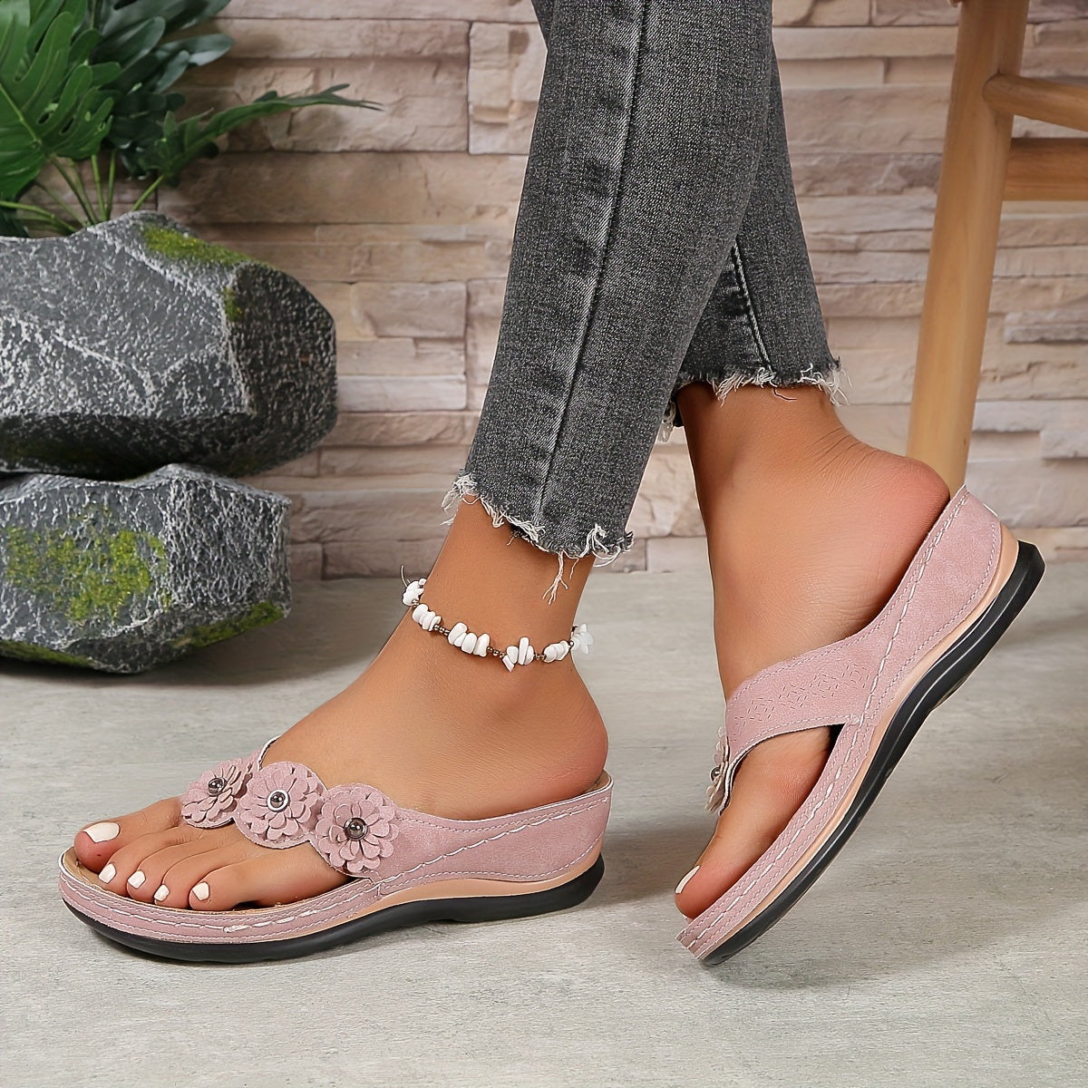 JO | | Elegant and comfortable sandals with floral straps
