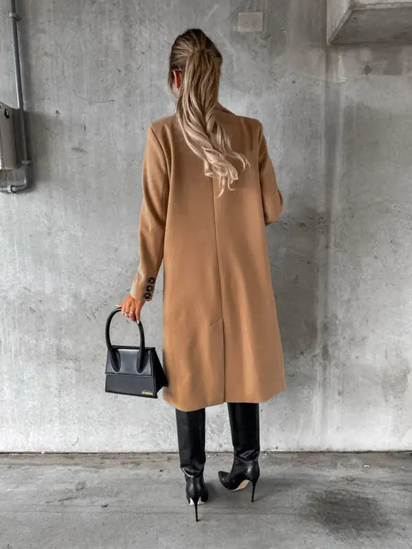 JO | Timeless and elegant coat