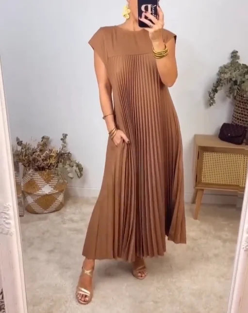 JO | Elegant pleated maxi dress