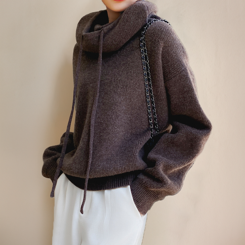 JO | Classic and elegant winter hoodie