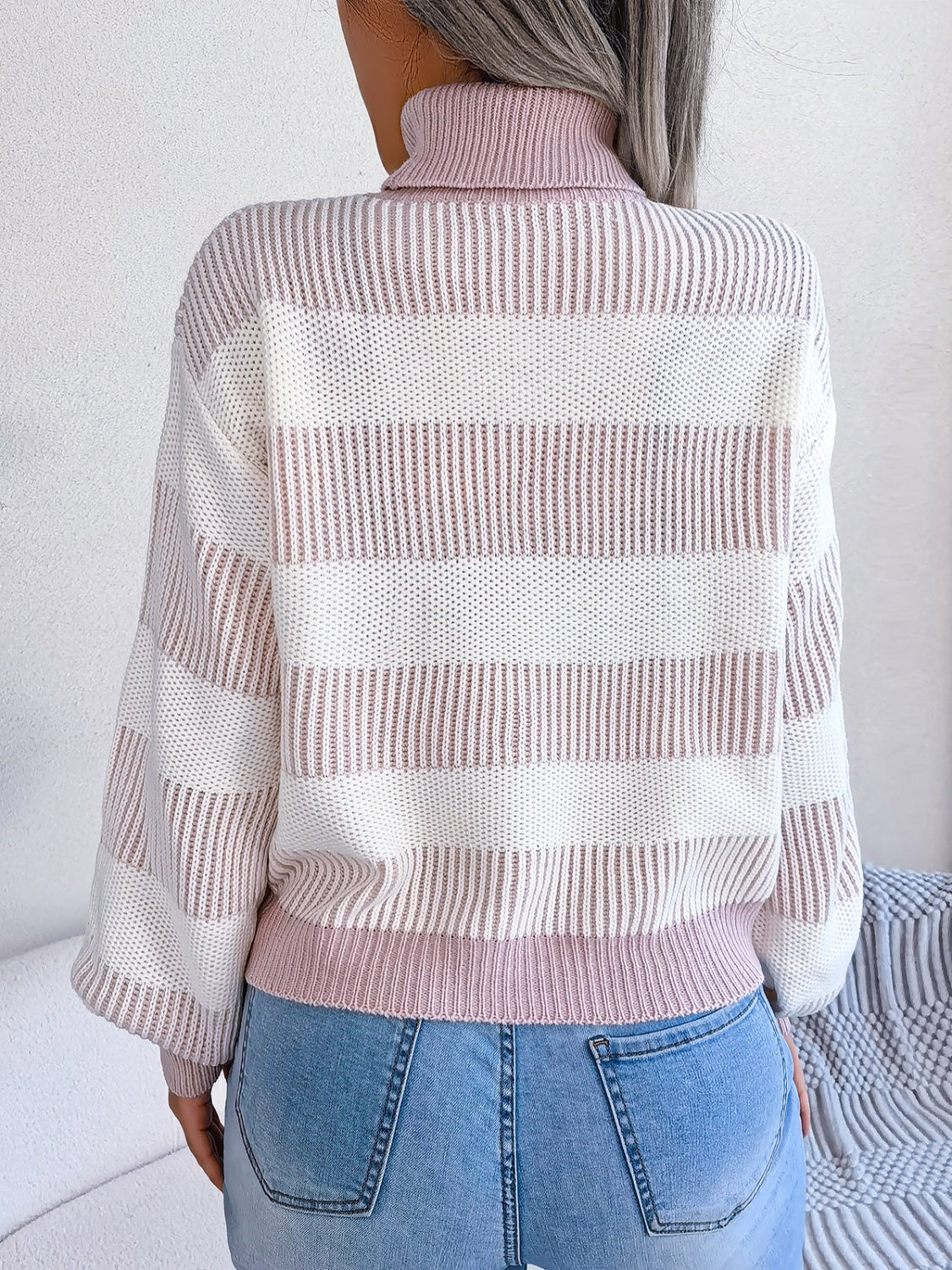 JO | Fashionable and minimalist sweater