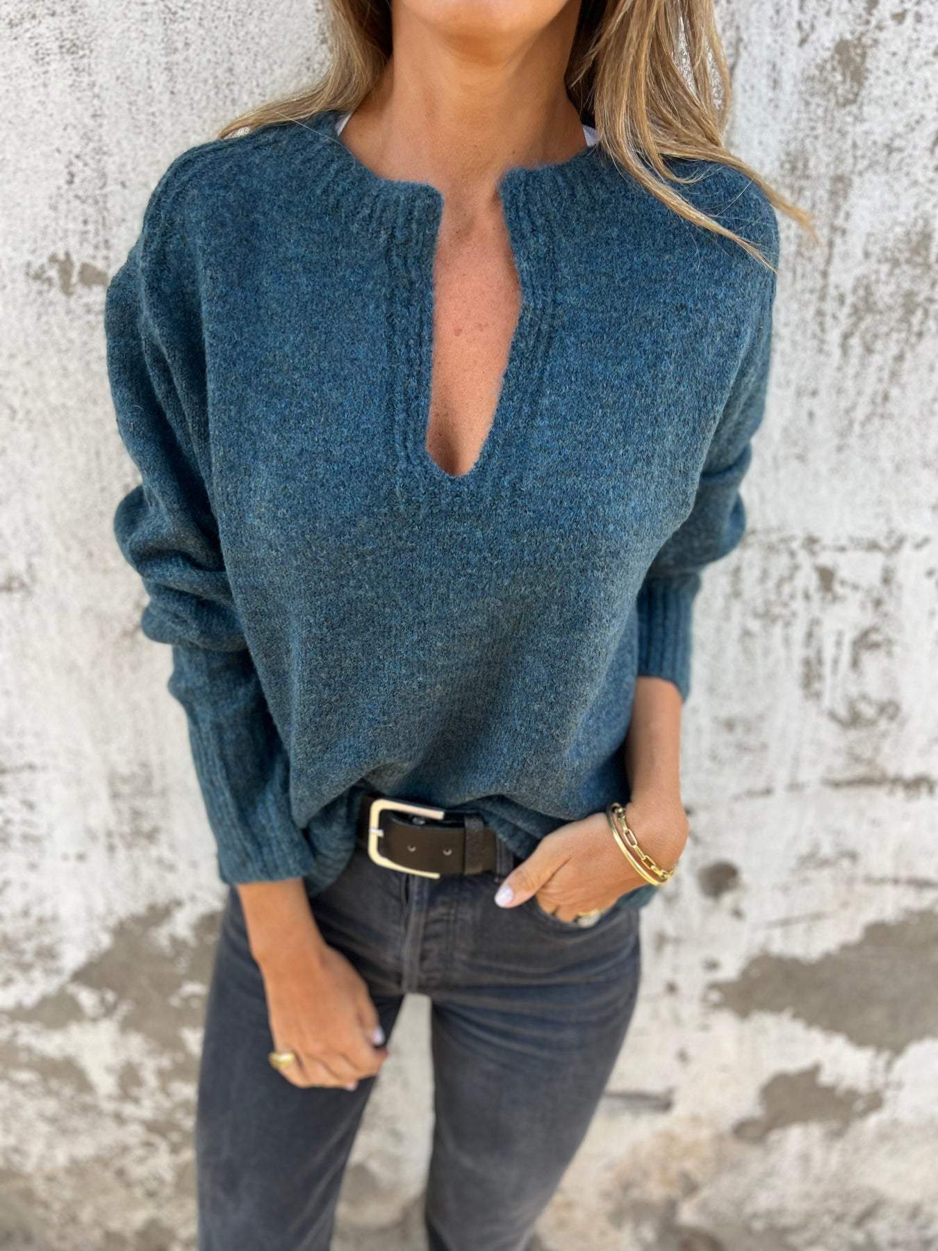 JO | Timeless and elegant winter top
