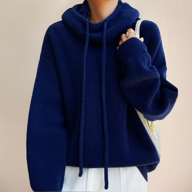 JO | Classic and elegant winter hoodie