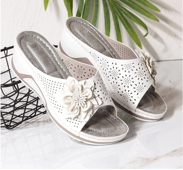 JO | | Orthopaedic sandals made of soft leather with arch support