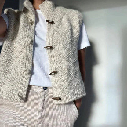 JO | Classic and elegant cardigan for winter