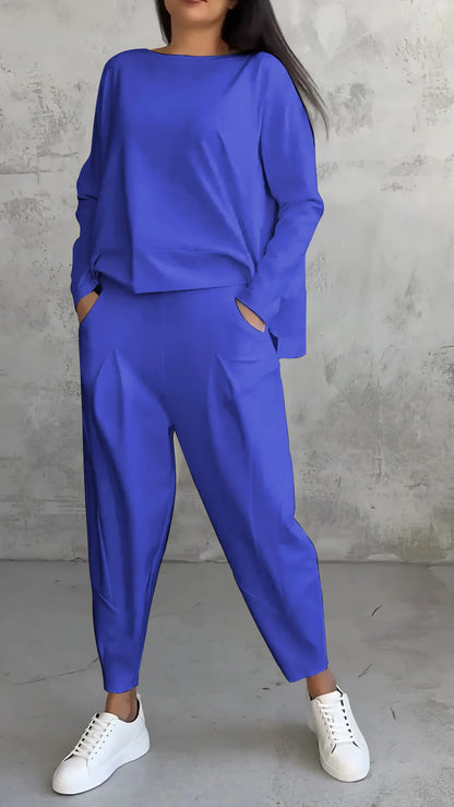 JO | Two-piece set in a casual relaxed fit style
