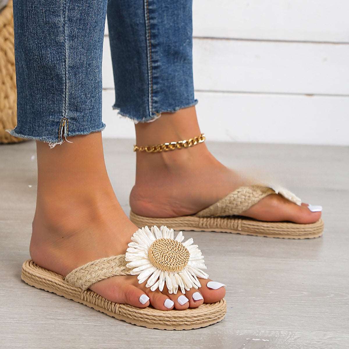 JO | Women's flat casual bohemian sandals with flower