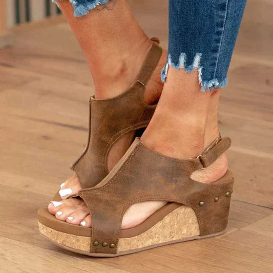 JO | Elegant summer wedge sandals