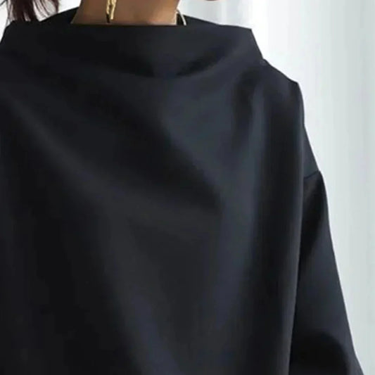 JO | Black jumper with oversized round neckline
