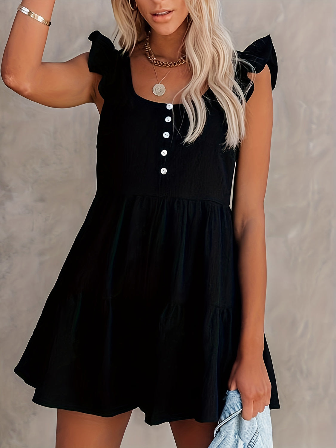 JO | Playful and airy romper