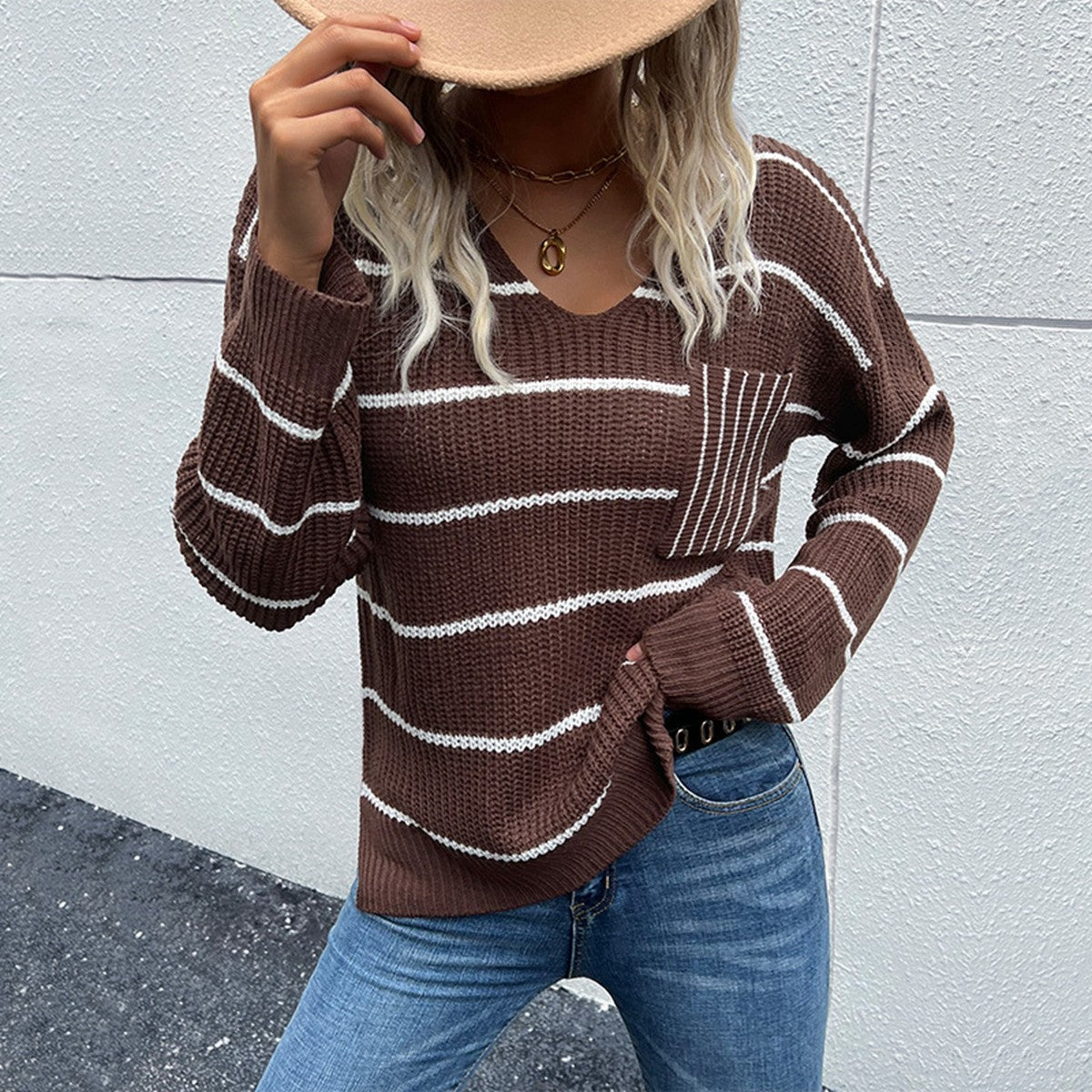 JO | Modern and versatile sweater