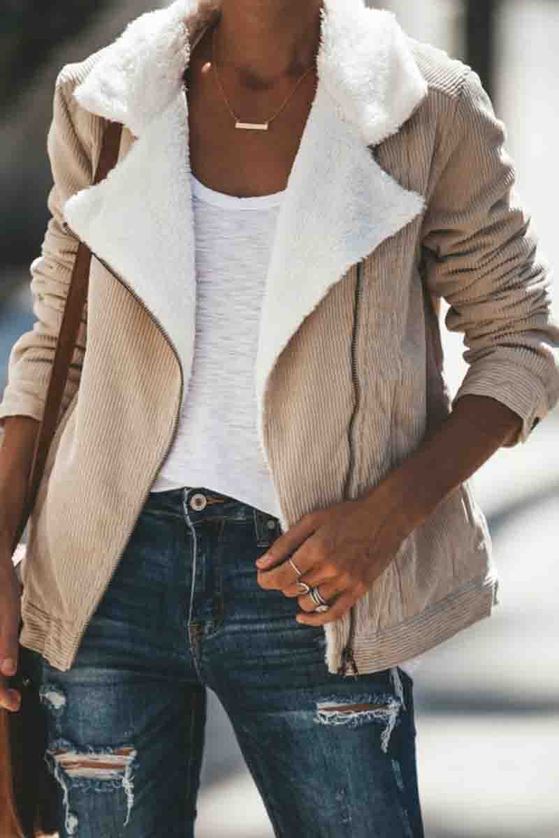 JO | Uncomplicated and chic coat