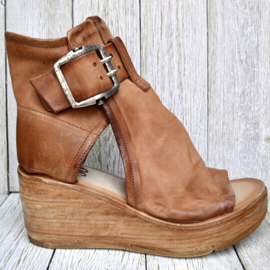 JO | Boho wedge sandals