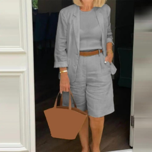 JO | Luxurious blazer and shorts ensemble for women