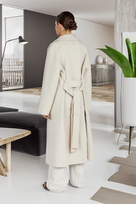 JO | Tailored and elegant general coat