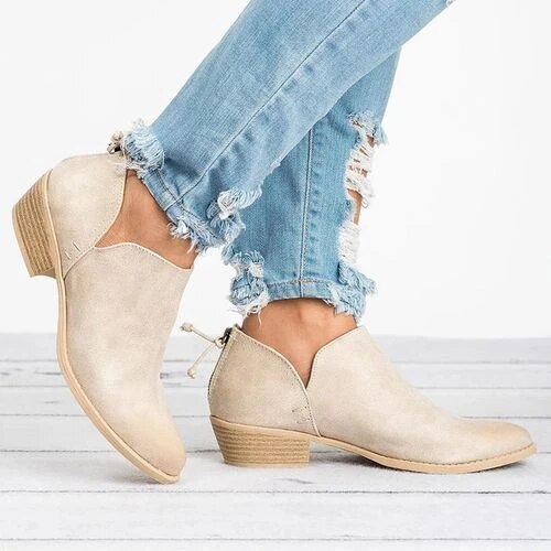 JO | Polished and cool boots