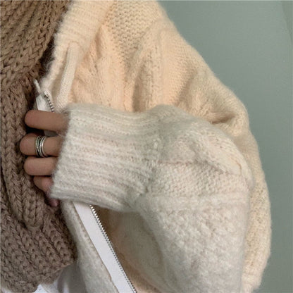 JO | Relaxed and timeless winter cardigan