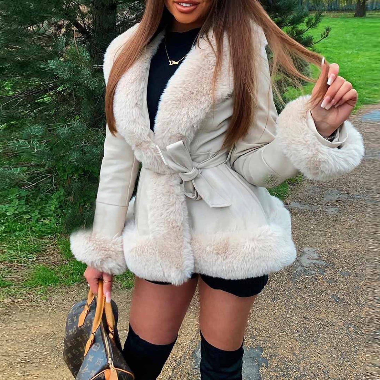 JO | Timeless and stylish coat
