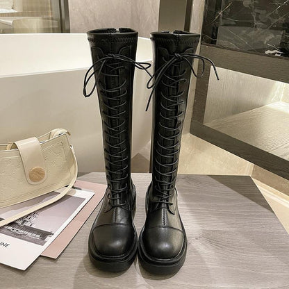 JO | Airy and effortless boots