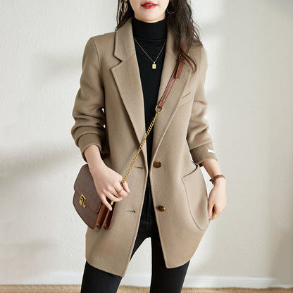 JO | Stylish and elegant coat