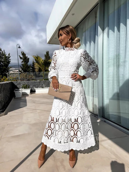 JO | Stylish midi dress in French lace
