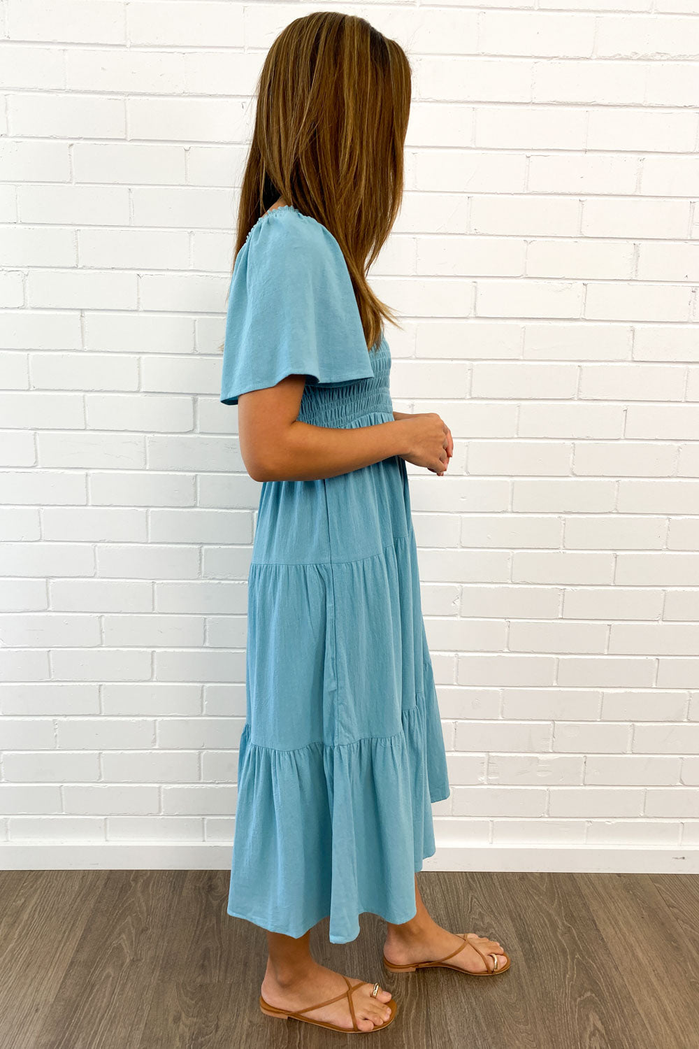 JO | Feminine off-shoulder midi dress