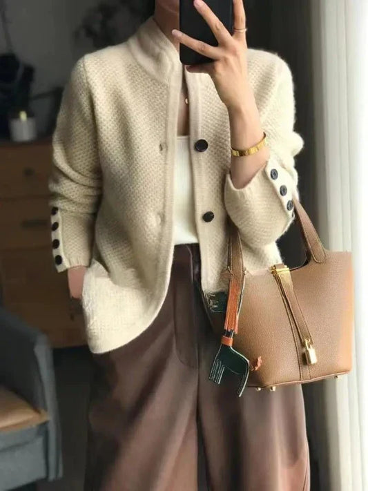 JO | Uncomplicated and chic coat