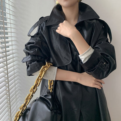 JO | Timeless and elegant coat