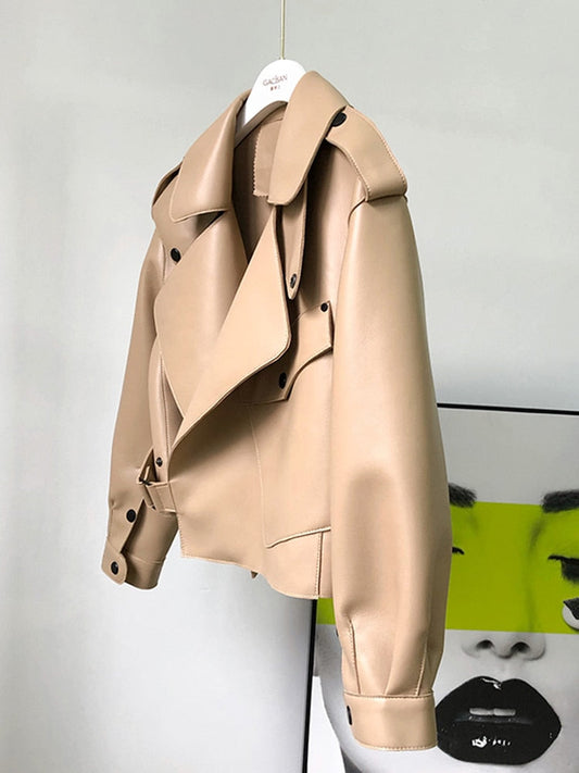 JO | Uncomplicated and trendy coat