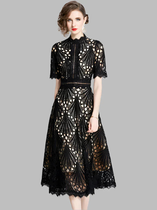 JO | Elegant midi dress in crocheted lace with floral pattern