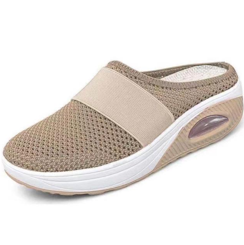 JO | : Classic feminine sandals and retro shoes