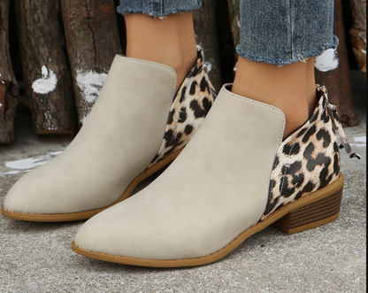 JO | Playful and lightweight boots