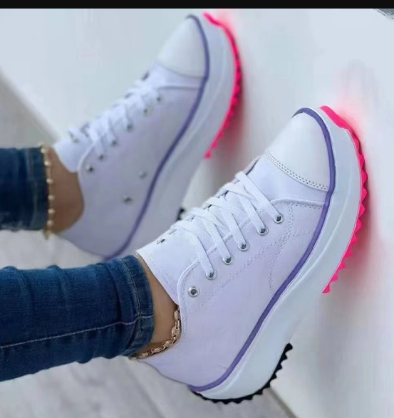 JO | Relaxed and stylish sneakers
