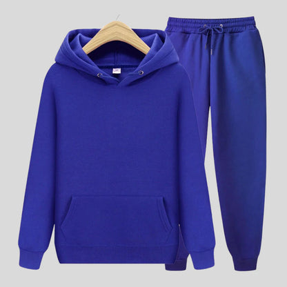 JO | Effortless and trendy winter sweaters