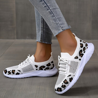 JO | Soft and cool sneakers