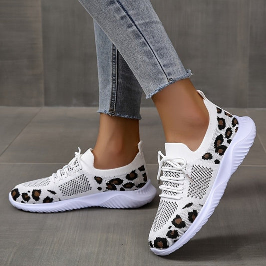 JO | Soft and cool sneakers