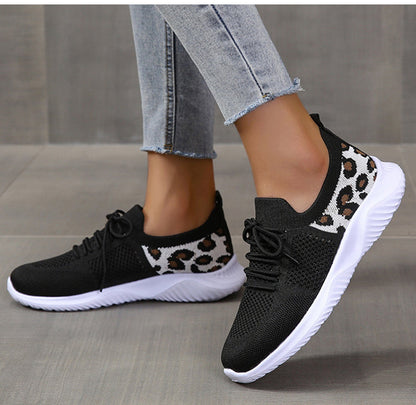 JO | Soft and cool sneakers