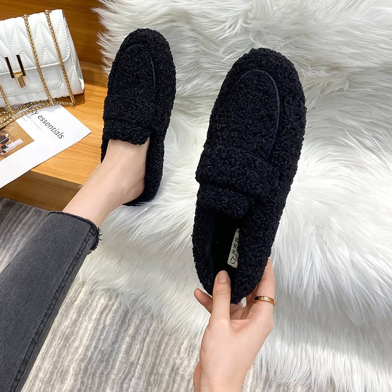 JO | Slip-on shoes | Warm and elegant
