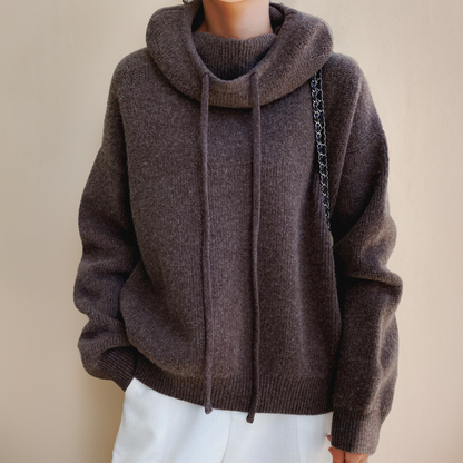 JO | Classic and elegant winter hoodie