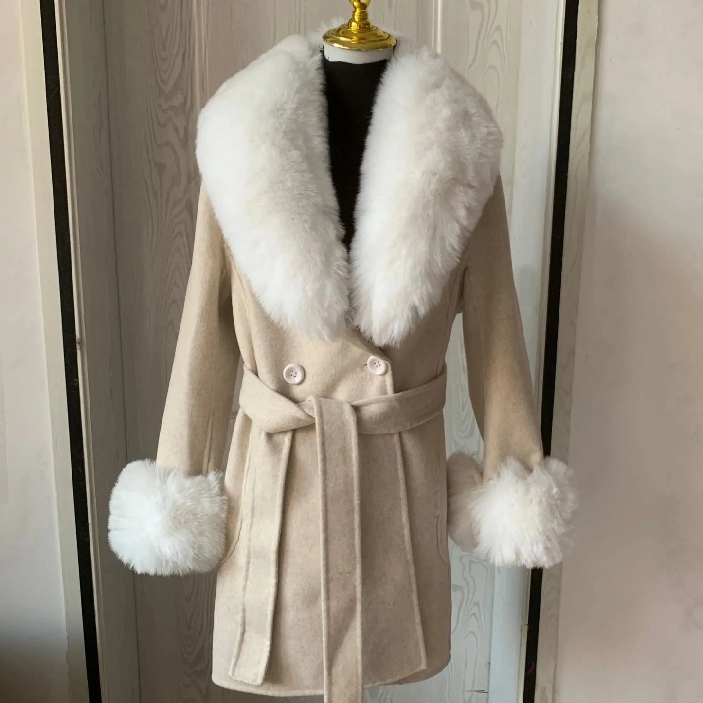 JO | Classic and elegant winter coat