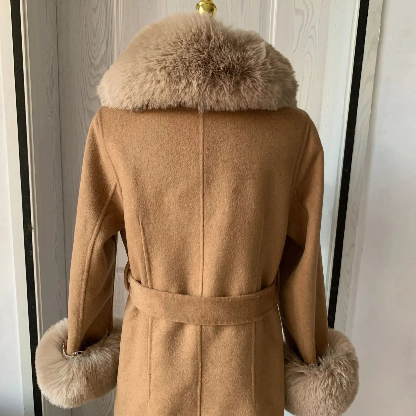 JO | Classic and elegant winter coat
