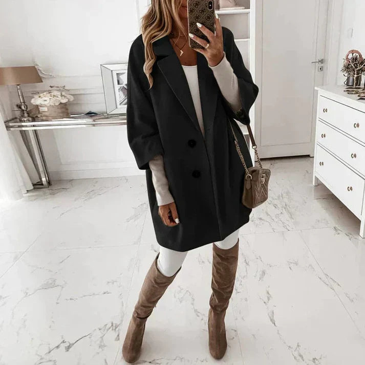 JO | Relaxed and timeless winter coat