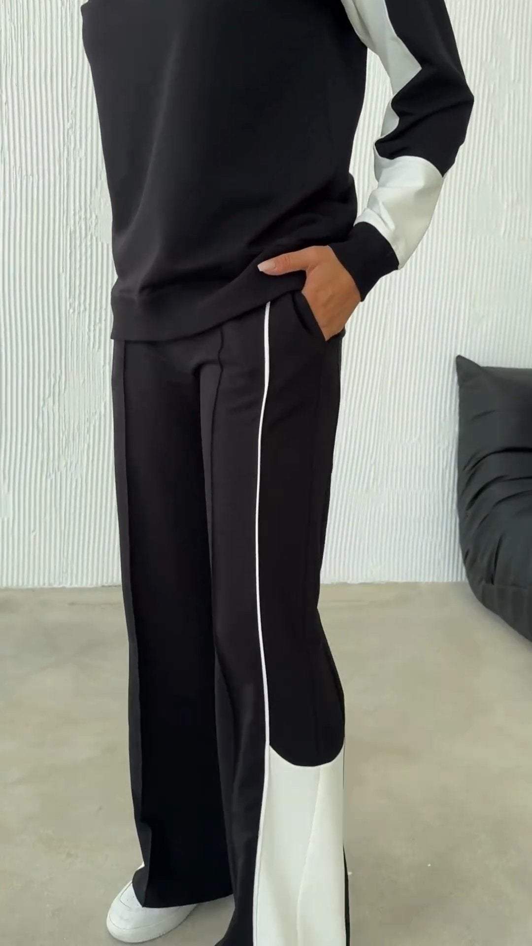 JO | Fashionable and minimalist winter garment