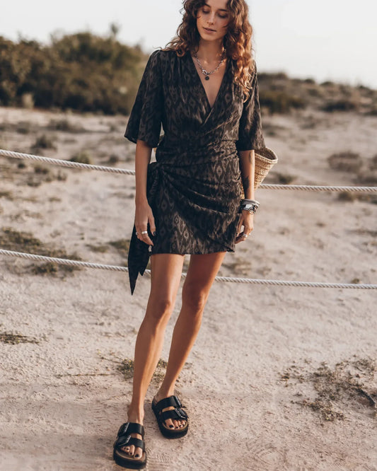 JO | The lightweight wrap dress
