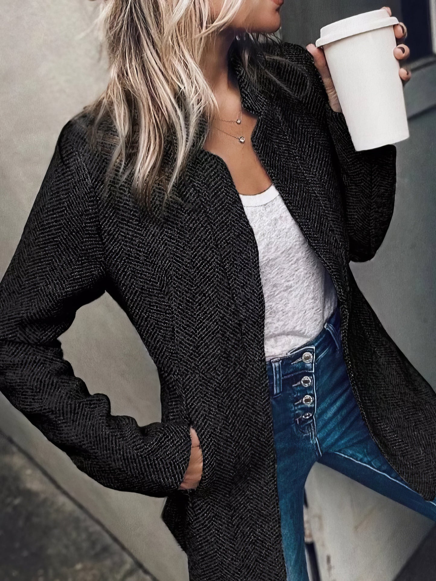 JO | Timeless and elegant coat