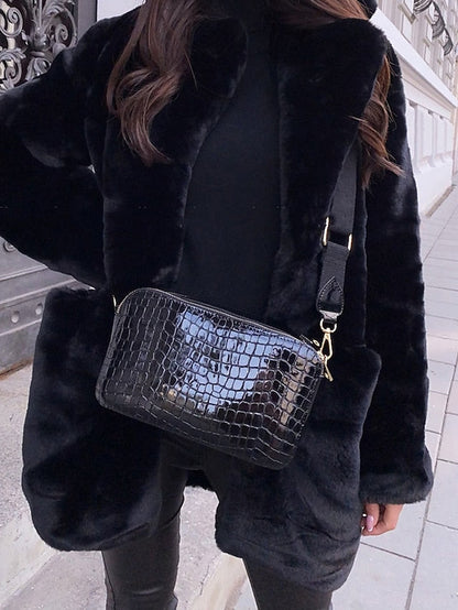 JO | Uncomplicated and trendy winter coat
